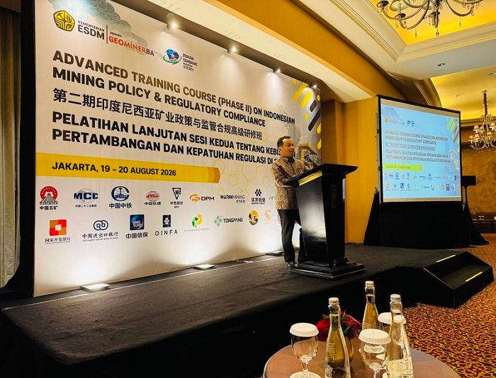 Direktur Jenderal Mineral dan Batubara Kementerian Energi dan Sumber Daya Mineral (ESDM) Republik Indonesia Tri Winarno menyampaikan sambutan dalam Pelatihan Lanjutan Sesi Kedua tentang Kebijakan Pertambangan dan Kepatuhan Regulasi di Indonesia yang diselenggarakan di Jakarta. (ESDM)