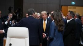 Donal Trump ngaku dirinya harus berganti pesawat di Turkiye. Karena sds ancaman [xin]