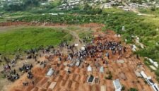 Foto dari udara yang diabadikan menggunakan drone pada 23 Juni 2026 ini menunjukkan sebuah area pemakaman di dekat Bunia, Provinsi Ituri, Republik Demokratik Kongo. (Xin)