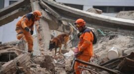 Pasukan Evakuasi Gempa Korban Kolombia [xin]