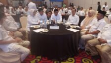 Gubernur Mirza saat Membuka Bimtek DPRD [Rm]