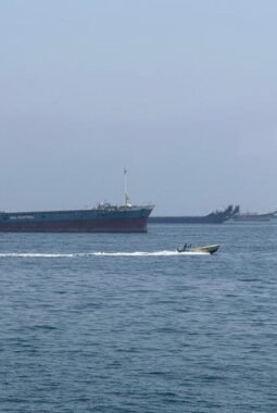 Dua Kapal Tanker UEA Diserang saat Melintasi Selat Hormuz