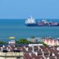 Foto yang diabadikan pada 18 Juni 2023 ini memperlihatkan pemandangan Selat Malaka sebagaimana terlihat dari Malaka, Malaysia. (Xin)