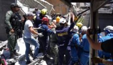Korban Gempa Kolombia dan Tim Penyelamat [xin]