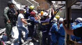 Korban Gempa Kolombia dan Tim Penyelamat [xin]