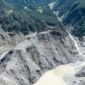 Foto dari udara yang diabadikan menggunakan drone pada 28 Agustus 2026 ini menunjukkan pemandangan area di sekitar danau bendungan alami yang terbentuk usai tanah longsor di hulu Pelabuhan Gyirong di wilayah Gyirong, Daerah Otonom Xizang, Tiongkok barat daya. (Xinhua)
