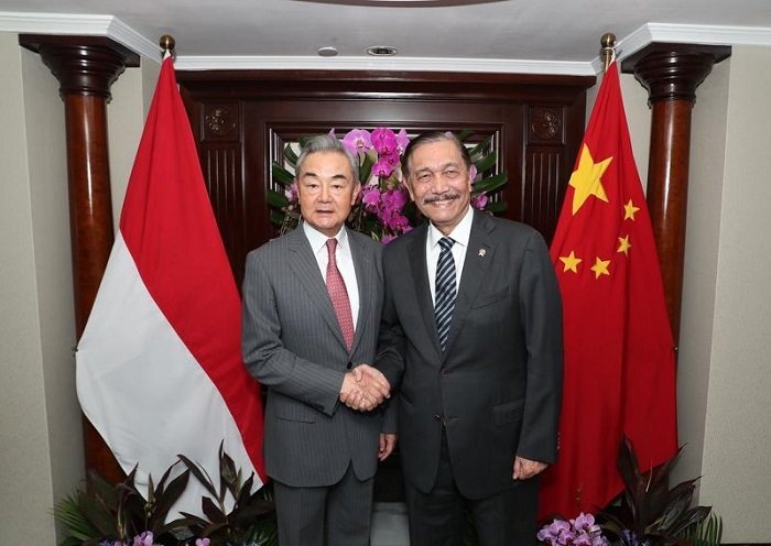 Menlu China dan Dewan Ekonomi