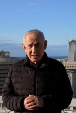 PM Netanyahu Bilang Putranya jadi Incaran Iran