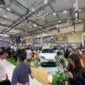 Para pengunjung mengamati mobil Chery Q dalam pameran GIIAS 2026 yang digelar di Tangerang, Provinsi Banten, pada 30 Juli hingga 9 Agustus 2026.[cherry]