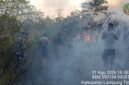 UPAYA Pemadaman yang dilakukan petugas  gabungan terus dilakukan. [sony]