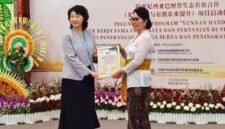 Penandatanganan Kerjasama fase ketiga dari sebuah proyek kerja sama pertanian dan pariwisata ekologis antara Bali dan Yunnan di China.
