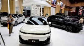 
PENGUNJUNG mendatangi stan merek otomotif China Leapmotor dalam press day GAIKINDO Indonesia International Auto Show (GIIAS) 2026 di Indonesia Convention Exhibition di Tangerang, Provinsi Banten, pada 29 Juli 2026. (Xinhua)