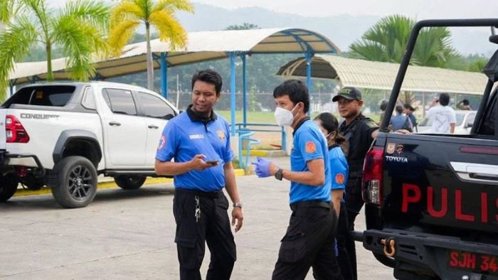Petugas tanggap darurat terlihat setelah insiden penembakan di sebuah sekolah di Kota Zamboanga, Filipina, pada 18 Agustus 2026. (Xin)
