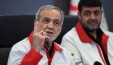 Presiden Iran Masoud Pezeshkian berbicara saat berkunjung ke kantor pusat Perhimpunan Bulan Sabit Merah Iran (IRCS) di Teheran, Iran, pada 15 April 2026. (Xinhua]
