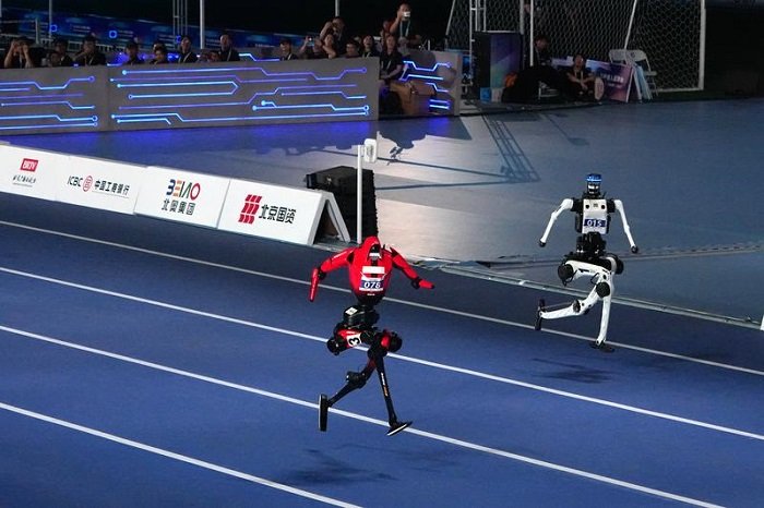 Lomba Lari Robot yang di gelar di Beijing [RA]