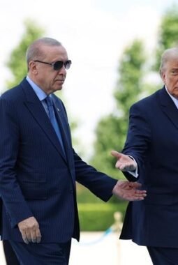 Trump Diam-diam Ganti Pesawat setelah Kunjungan ke Turkiye