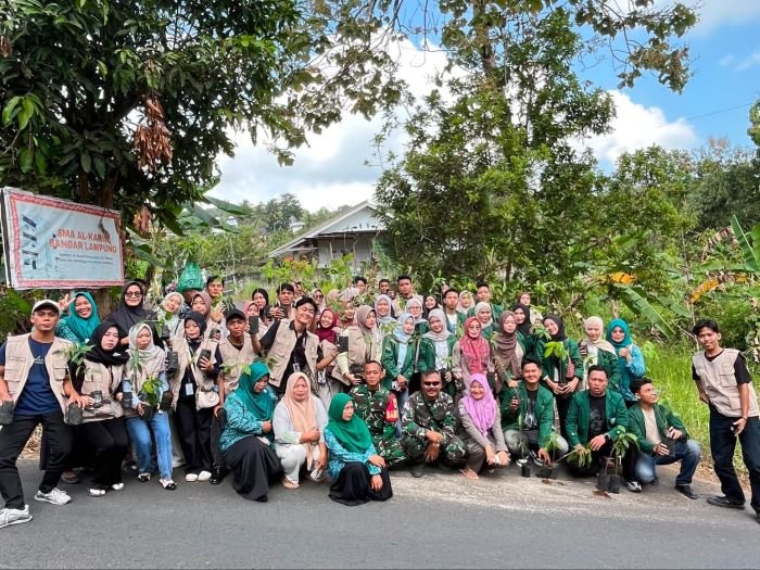  Aksi gotong royong ini melibatkan jajaran personel TNI dari Koramil 0410-02/TBS, Persit Kartika Chandra Kirana Cabang XXX Dim 0410 Koorcab Rem 043 PD XXI/Radin Inten, aparat kelurahan, tokoh masyarakat, hingga mahasiswa KKN Kelompok 100 UIN Raden Intan Lampung [lin]