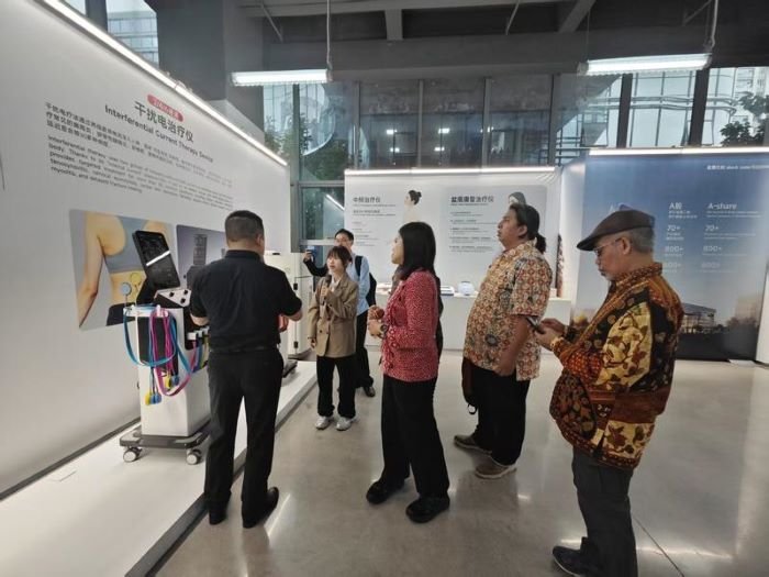 Sejumlah Wartawan Indonesia saat mengunjungi Chengdu China [Xin]