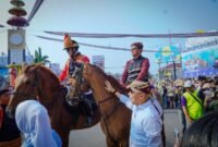 Gubernur dan Defile Berkuda