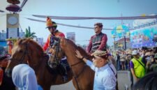 Gubernur dan Defile Berkuda
