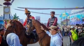 Gubernur dan Defile Berkuda