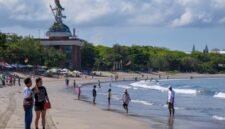 Wisatawan China saat Bekunjung di Bali [Xin]