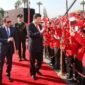 Presiden Tiongkok Xi Jinping menghadiri sebuah upacara penyambutan meriah sebelum pembicaraan dengan Presiden Mesir Abdel-Fattah al-Sisi di luar Istana Qubba di Kairo, Mesir (Xinhua)
