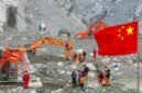 Foto dari udara yang diabadikan menggunakan drone pada 6 September 2026 ini menunjukkan tim penyelamat bekerja di kawasan inti Pelabuhan Gyirong yang dilanda tanah longsor di Daerah Otonom Xizang, Tiongkok barat daya. (Xinhua)