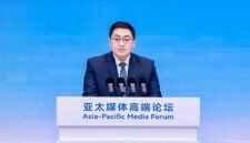 Virgandhi Prayudantoro, direktur pemberitaan Kantor Berita ANTARA, menyampaikan pidatonya pada Forum Media Asia-Pasifik yang digelar di Kota Shenzhen, Provinsi Guangdong, Tiongkok selatan. (Xinhua)
