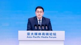 Virgandhi Prayudantoro, direktur pemberitaan Kantor Berita ANTARA, menyampaikan pidatonya pada Forum Media Asia-Pasifik yang digelar di Kota Shenzhen, Provinsi Guangdong, Tiongkok selatan. (Xinhua)

