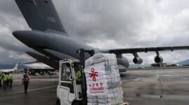 antuan kemanusiaan dari Tiongkok terlihat di Bandar Udara Internasional Tribhuvan di Kathmandu, Nepal, pada 3 September 2026. (Xinhua)