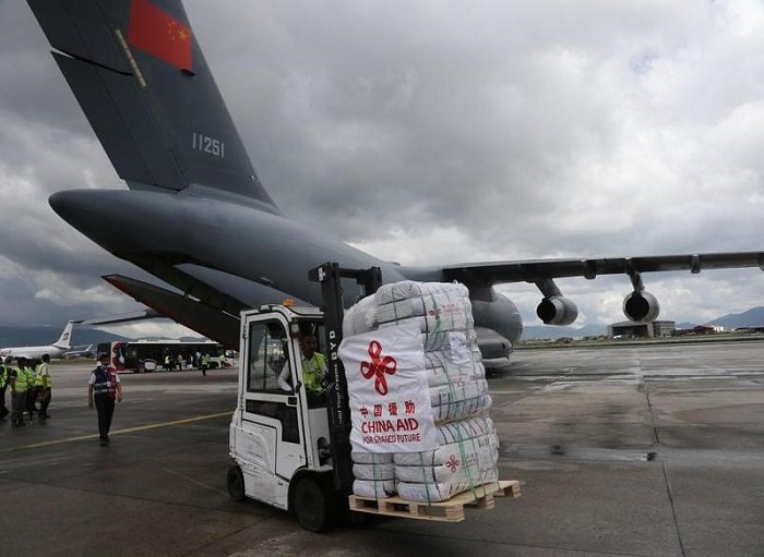 antuan kemanusiaan dari Tiongkok terlihat di Bandar Udara Internasional Tribhuvan di Kathmandu, Nepal, pada 3 September 2026. (Xinhua)