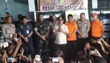 Dihentikan Pencarian 5 Jurnalis dan 3 ABK oleh Tim Pencarian