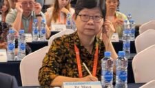 
Maya Septriana Tjin, ketua Perkumpulan Pendidikan Tinggi Kesehatan Tradisional Indonesia (PPTKTI) sekaligus profesor di Universitas Airlangga, menghadiri upacara pembukaan Forum Pengobatan Tradisional SCO 2026 di Nanchang, Provinsi Jiangxi, Tiongkok timur, pada 17 September 2026. (Xinhua)