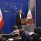 Esmaeil Baghaei, juru bicara Kementerian Luar Negeri Iran, menghadiri taklimat pers di Teheran, Iran, pada 24 Agustus 2026. (Xinhua)