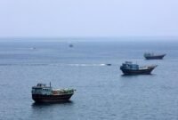 Foto yang diabadikan pada 20 Juni 2026 ini menunjukkan Selat Hormuz di dekat Khasab, sebuah kota kecil di Oman utara. (Xinhua)