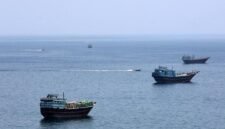 Foto yang diabadikan pada 20 Juni 2026 ini menunjukkan Selat Hormuz di dekat Khasab, sebuah kota kecil di Oman utara. (Xinhua)
