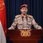 Tangkapan layar dari sebuah video pada 6 Maret 2024 ini memperlihatkan juru bicara militer Houthi, Yahya Sarea, sedang menyampaikan pernyataan di Sanaa, Yaman. (Xinhua)