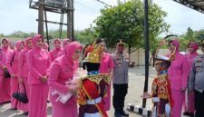 Ibu Bhayangkari Polda Lampung Berkunjung ke Mesuji [Nr]