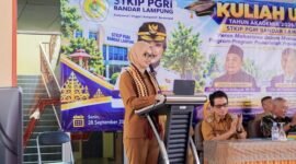Wagub Jihan saat memberikan kuliah umum dalam rangka penyambutan mahasiswa baru Tahun Akademik 2026/2027 di Kampus STKIP PGRI Bandar Lampung, Mahasiswa Lampung Bangun Mindset Adaptif