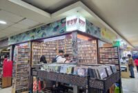 
Sejumlah pengunjung melihat-lihat koleksi rilisan musik fisik di Wow Records, Blok M Square, Jakarta Selatan, pada 30 Agustus 2026. (Xinhua)