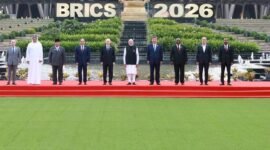 
Para pemimpin negara-negara BRICS berfoto bersama dalam Sesi I Konferensi Tingkat Tinggi (KTT) BRICS ke-18 yang diadakan di New Delhi, India, pada 12 September 2026. [Xinhua]