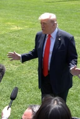 Trump Larang CNN, MS NOW, dan Politico Liputan di Gedung Putih