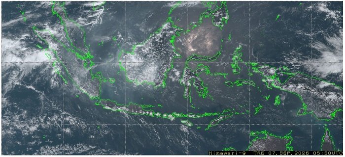 Citra sebaran abu viulkanis dari Himawari-9 tanggal 6 September 2026 Pukul 01:00 UTC (sumber: BMKG).