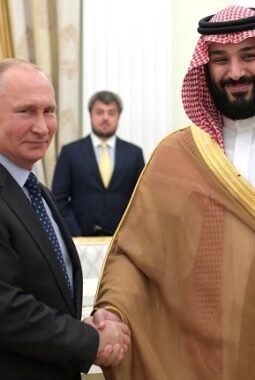 Putin-Salman Sepakat Diplomasi Jalan Keluar dari Krisis Timur Tengah