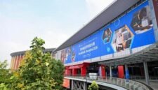 
Foto yang diabadikan pada 21 September 2026 ini menunjukkan National Exhibition and Convention Center (Shanghai), tempat penyelenggaraan ajang WorldSkills Competition ke-48, di Shanghai, Tiongkok timur. (Xinhua)