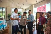
Para pejabat desa dari Indonesia mengunjungi Perkebunan Kopi Puteng di Desa Chengganhe di Puwen, Kota Jinghong, Provinsi Yunnan, Tiongkok barat daya, pada 12 September 2026. (Xinhua)