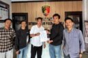 Jurnalis Simpulindonesia.com melaporkan penanggung jawab PT Gerbang Multi Sejahtera (GMS), Muhamad Aris alias Pongki, ke Polda Sultra.
