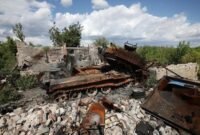 Foto yang diabadikan pada 15 Agustus 2024 ini memperlihatkan sebuah tank Ukraina yang hancur akibat serangan Rusia di Toretsk. (Xinhua)