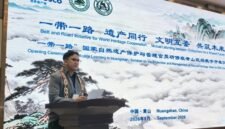 
Foto yang diabadikan pada 15 September 2026 ini menunjukkan Bennasita Dyah Ramya, analis kebijakan dari Kementerian Pariwisata Indonesia, menyampaikan pidato dalam acara Seminar tentang Perlindungan dan Pengelolaan Situs Warisan Alam untuk Negara-Negara Inisiatif Sabuk dan Jalur Sutra (Belt and Road Initiative/BRI), yang digelar di Huangshan, Provinsi Anhui, Tiongkok timur. (Xinhua)
